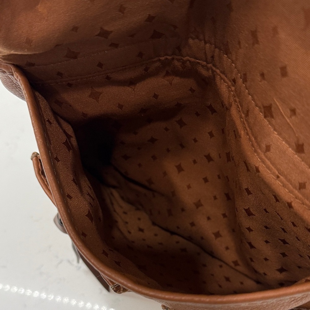 Brown Leather Crossbody Bag - Classic Everyday Style - Picture 3 of 7